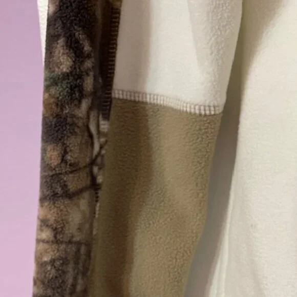 Legendary Whitetails Fleece Quarter Zip (Medium) - Picture 6 of 7